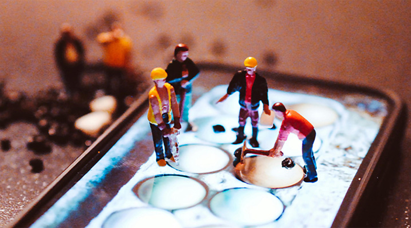 Model construction and engineering workers set out on table to support Solving the UK’s Engineering Skills Crisis article